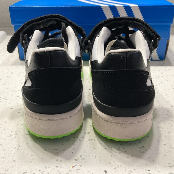 Adidas Forum Low Top Sneakers - Picture 5 of 12